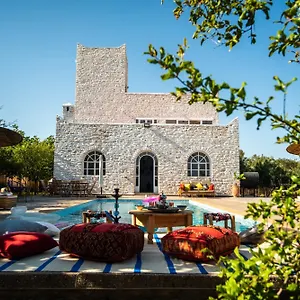https://villa-les-jardins-fleuris.essaouirahotels.net