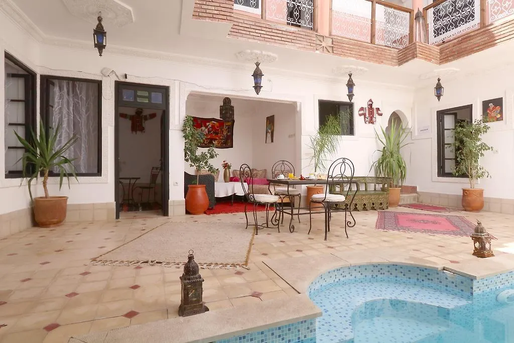 *** Konukevi Riad Ibiza Star Marakeş Fas
